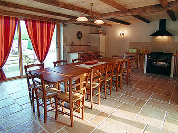 Chambres d'hotes saint cirq lapopie vallée du Lot salle-manger-repas 